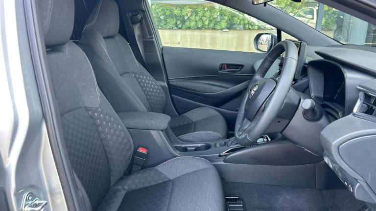  Toyota Corolla 1.8 VVT-h Car Derived Van 5dr Petrol Hybrid CVT Euro 6 (s/s) (140 ps) Petrol/Elec...