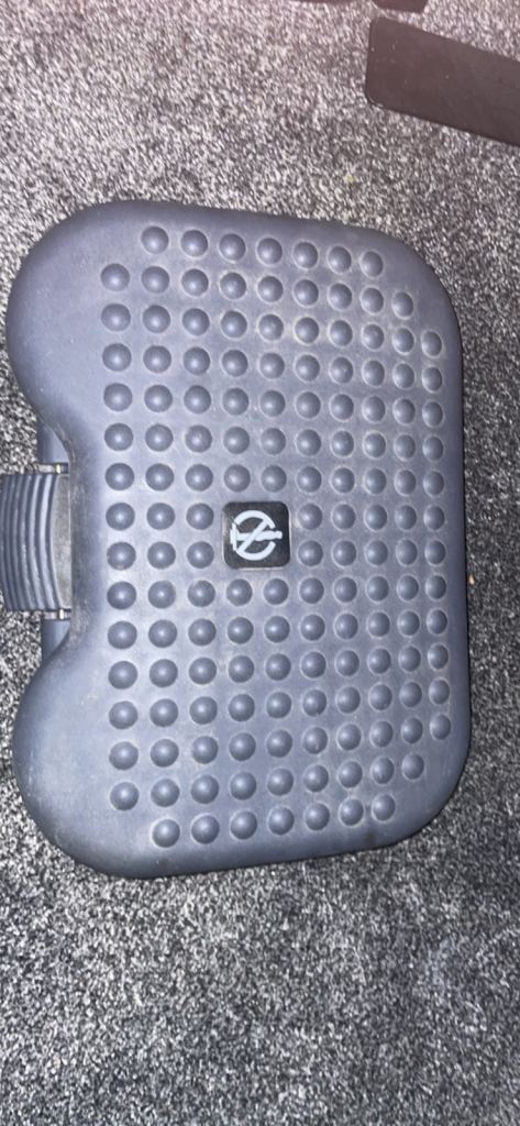 Professional Ergonomic Under-Desk Footrest (Adjustable)