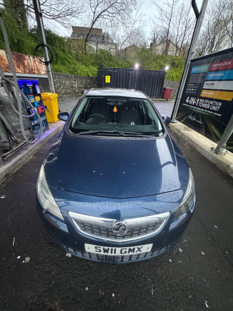 Vauxhall Astra 2011 Blue 