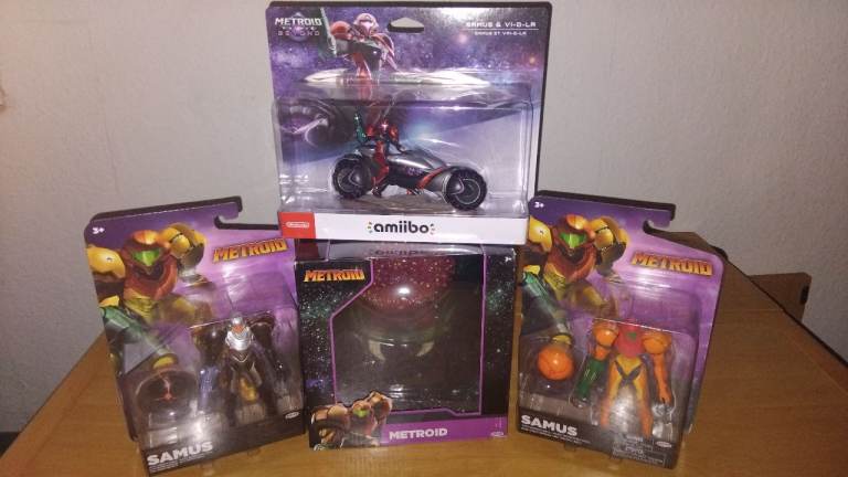 Nintendo Metroid Figures  🌠 🏀