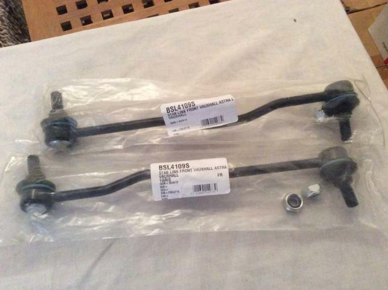 2x Stab link front for Vauxhall Astra or Yaris for sale 