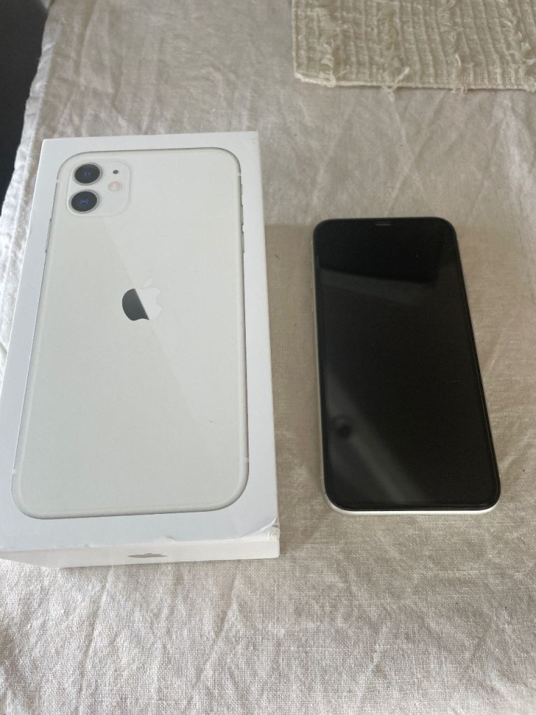 Apple IPhone 11 64gb white with box 