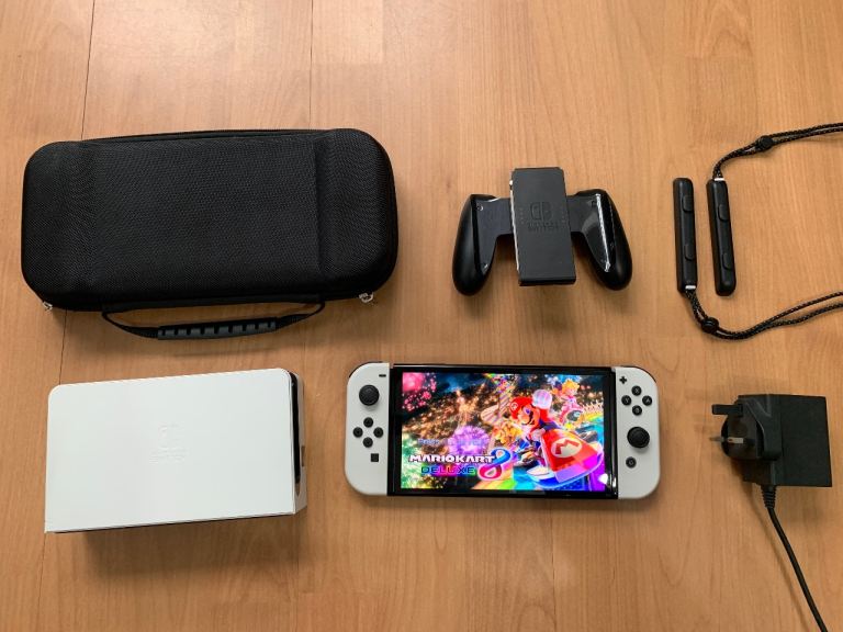 Nintendo Switch OLED white 