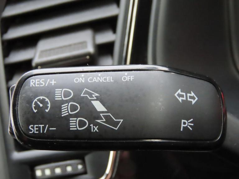 2020 SEAT Leon 2.0 TDI 150 FR Black Edition [EZ] 5dr DSG HATCHBACK DIESEL Automatic