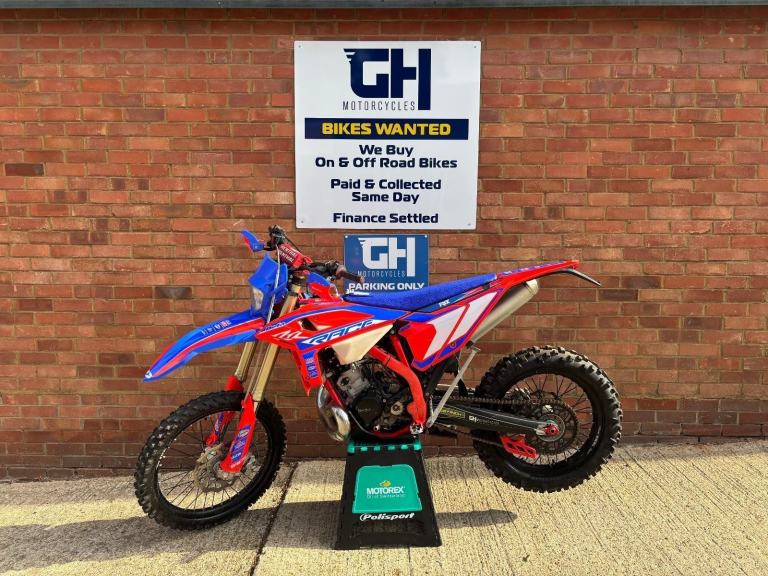 2025 BETA 200RR RACING - 50 HOURS - 1 OWNER - ROAD REG'D 25 PLATE