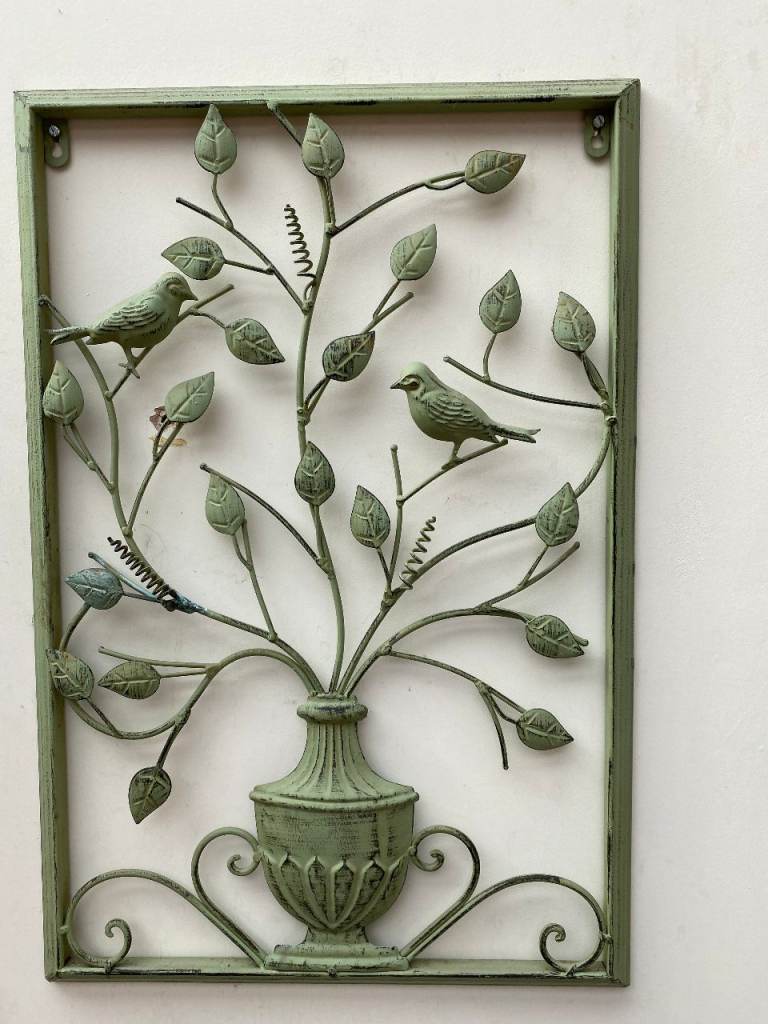 2 Iron Mural decorations