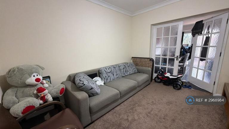 4 bedroom house in Blacklands Drive, Hayes, UB4 (4 bed) (#2968984)