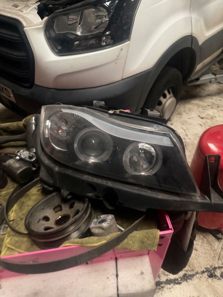 Bmw e90 pre lci headlights
