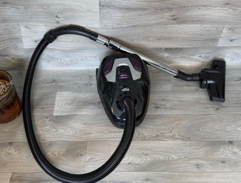 Bush Bagged Cylinder Vacuum Cleaner – Black, Good Condition