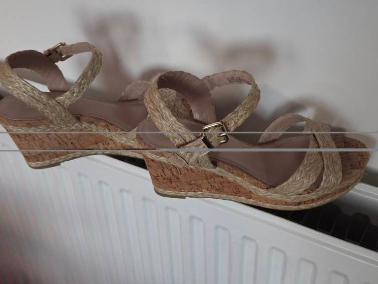 Women's Beige Espadrille Wedge Sandals – Good Condition