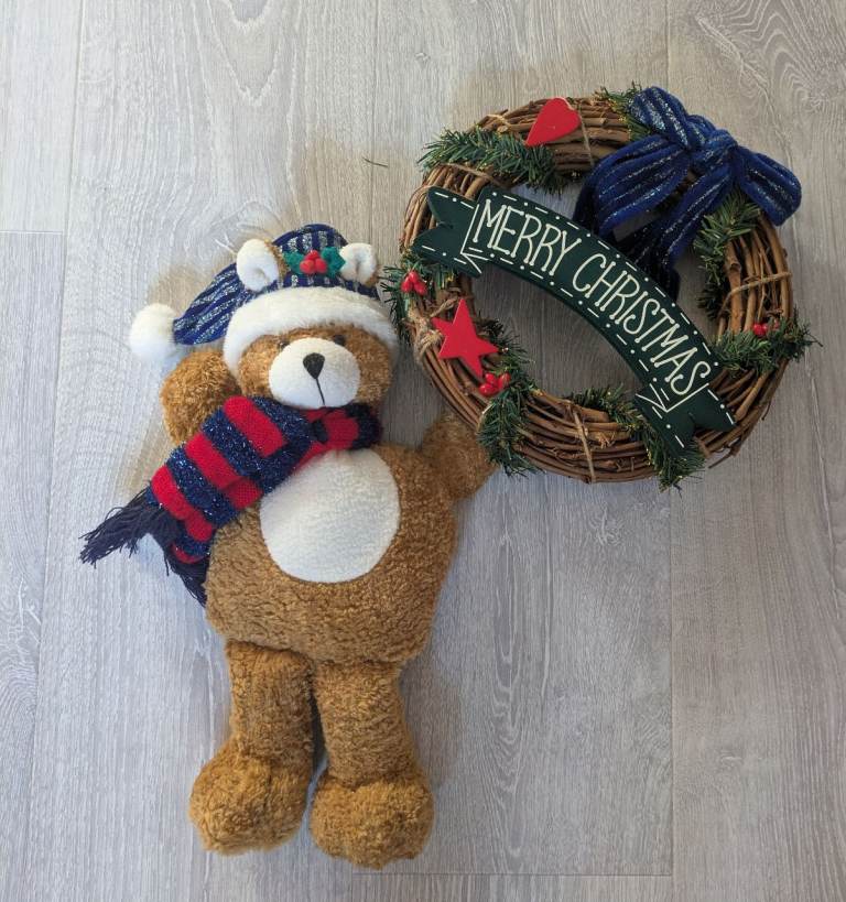 image for NEW Gorgeous Christmas wreath with hanging teddy bear 