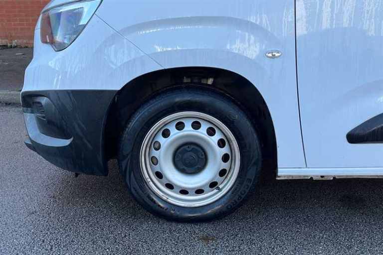 2022 Vauxhall Combo 1.5 Turbo D 2300 Dynamic Panel Van 6dr Diesel Manual L2 H1 Euro 6 (100 ps) Pa...