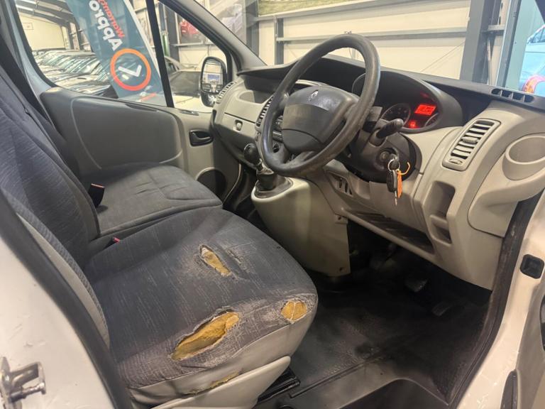 2013 Renault Trafic 2.0 dCi LL29 L3 H1 3dr PANEL VAN Diesel Manual
