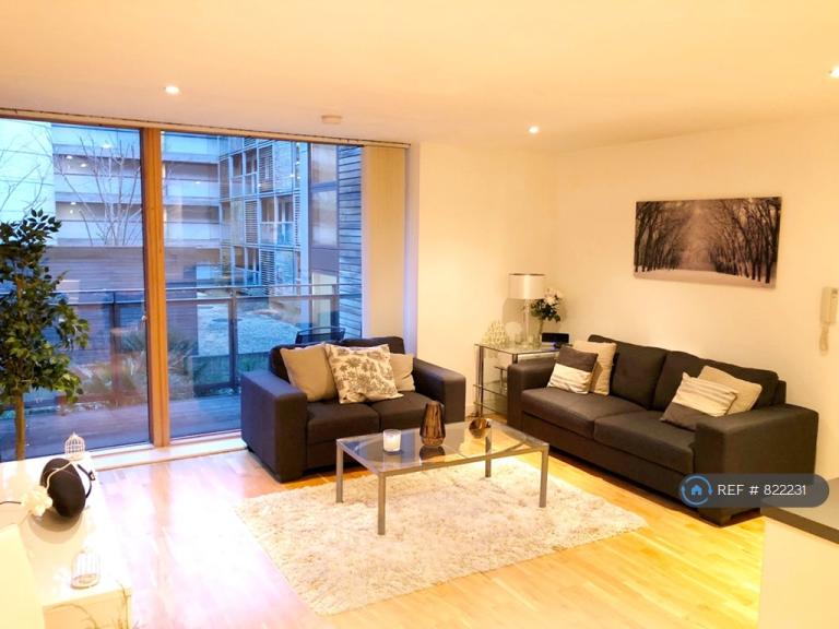 2 bedroom flat in Arundel Street, Manchester, M15 (2 bed) (#822231)