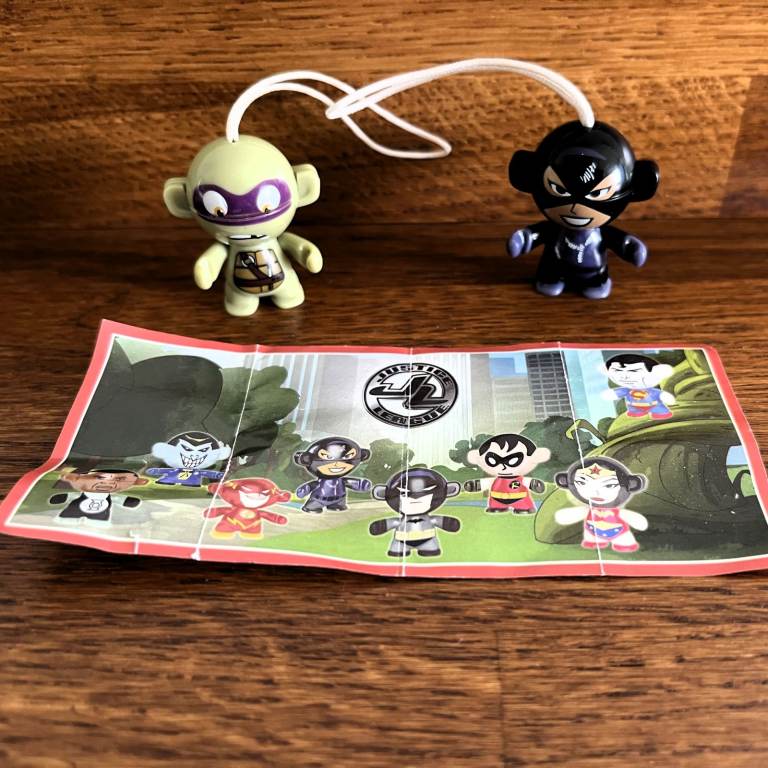 2 x DC Justice League Kinder Surprise egg twist head toys + 1 leaflet. £3 ovno lot. Can post