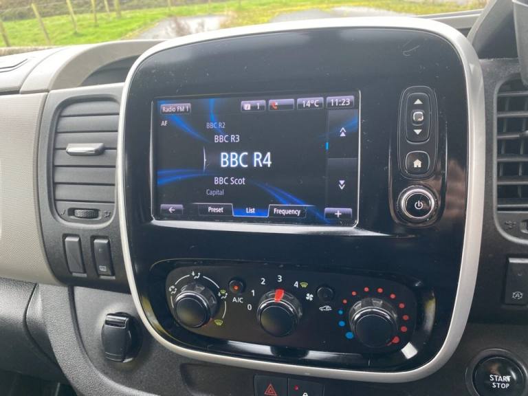 2019 19 RENAULT TRAFIC 1.6 DCI ENERGY PREMIER EDITION NAV NO VAT PART DAY VAN EU