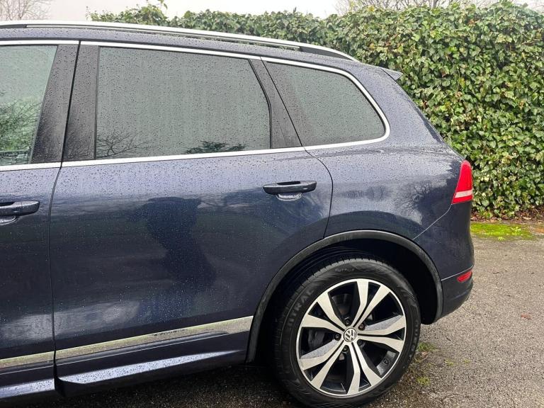 2014 Volkswagen Touareg 3.0 TDI V6 BlueMotion Tech R-Line Tiptronic 4WD Euro 5 (s/s) 5dr ESTATE D...