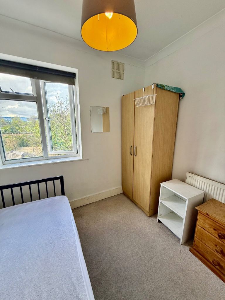 Double bedroom  in  Greenwich for single occupancy