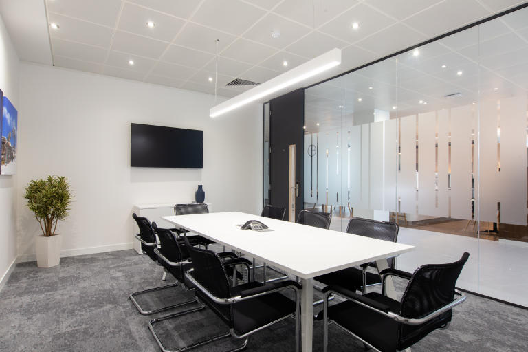Watford - WD188YA \ Customisable Office Space for Up to 10 Desks