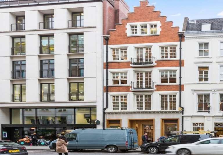 *Soho* Private Serviced Office: Unit for 28 desks for rent W1F (1249 Sqft)
