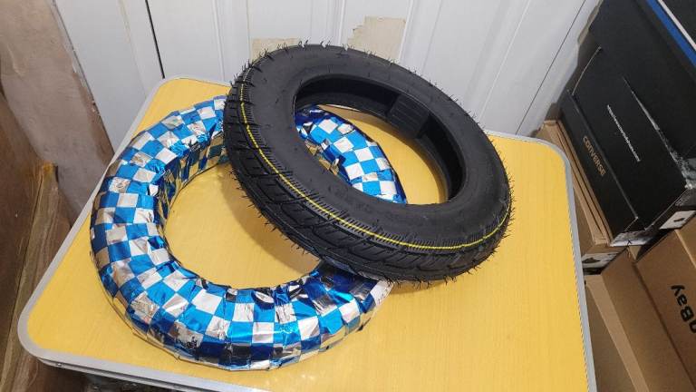 3.00 10 Tubeless Tyres For Scooter 