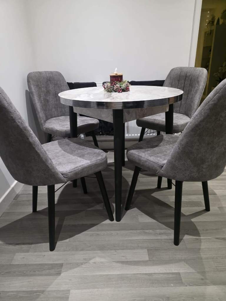 Luxury dining table and chairs for sale in brand new