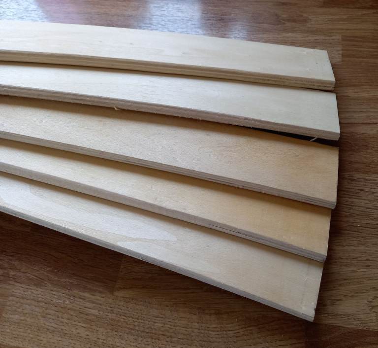 Replacement beech sprung bed slats. Pack of 5. Single, Double & King Size available.
