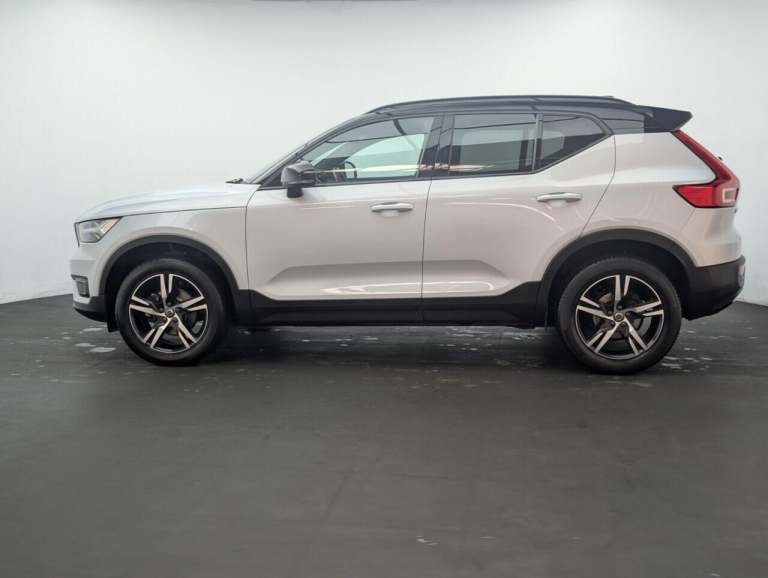 2021 Volvo XC40 1.5 T3 R-Design SUV 5dr Petrol Manual Euro 6 (s/s) (163 ps) BLUETOOTH+NAVIG ESTAT...