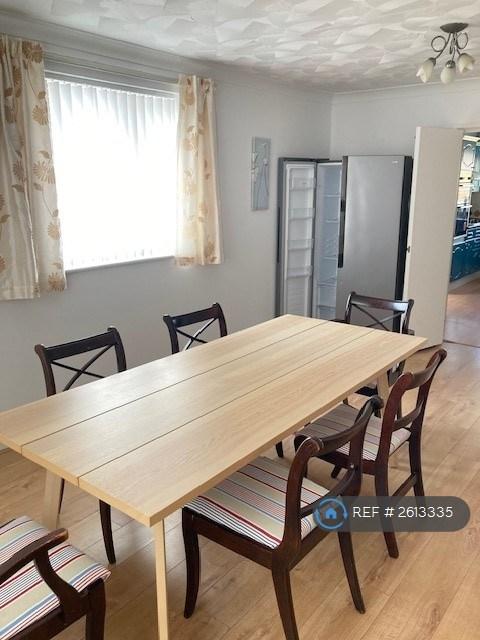 6 bedroom house in Oakwood Road, Southampton, SO53 (6 bed) (#2613335)