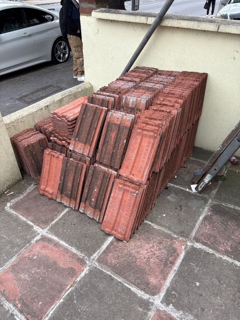 Approx. 250 Reclaimed Roof Tiles – Collection Only – Croydon