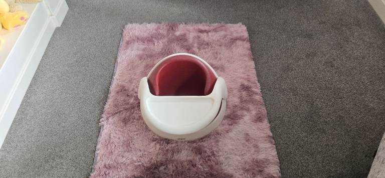 Baby Booster Seat for Feeding – White and Red, Good Condition