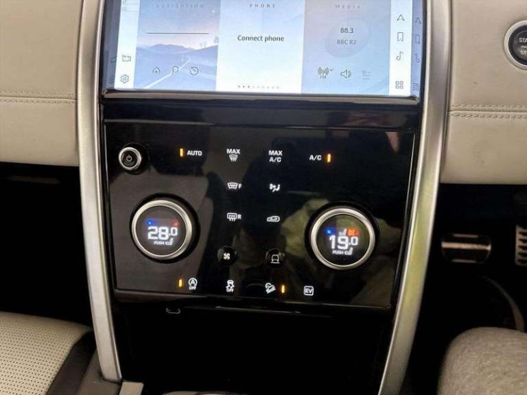 2021 Land Rover Discovery Sport 1.5 P300e 12.2kWh R-Dynamic HSE Auto 4WD Euro 6 (s/s) 5dr Automat...