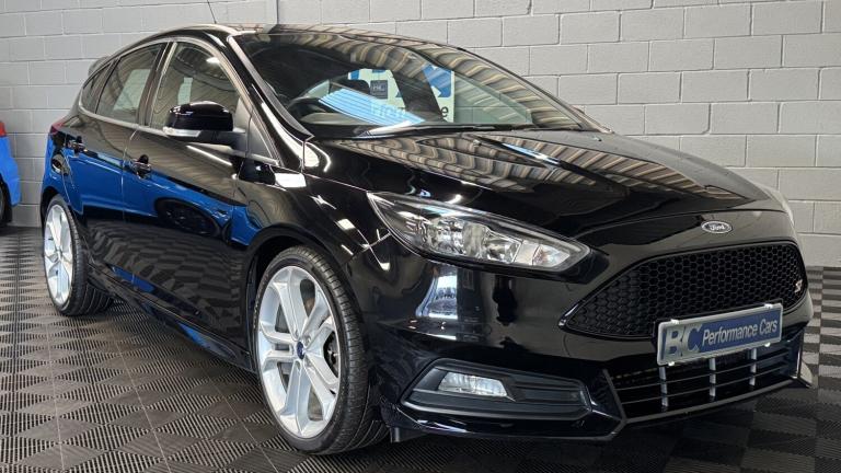 FORD FOCUS 2.0 T EcoBoost ST-2 Black Manual Petrol 2016