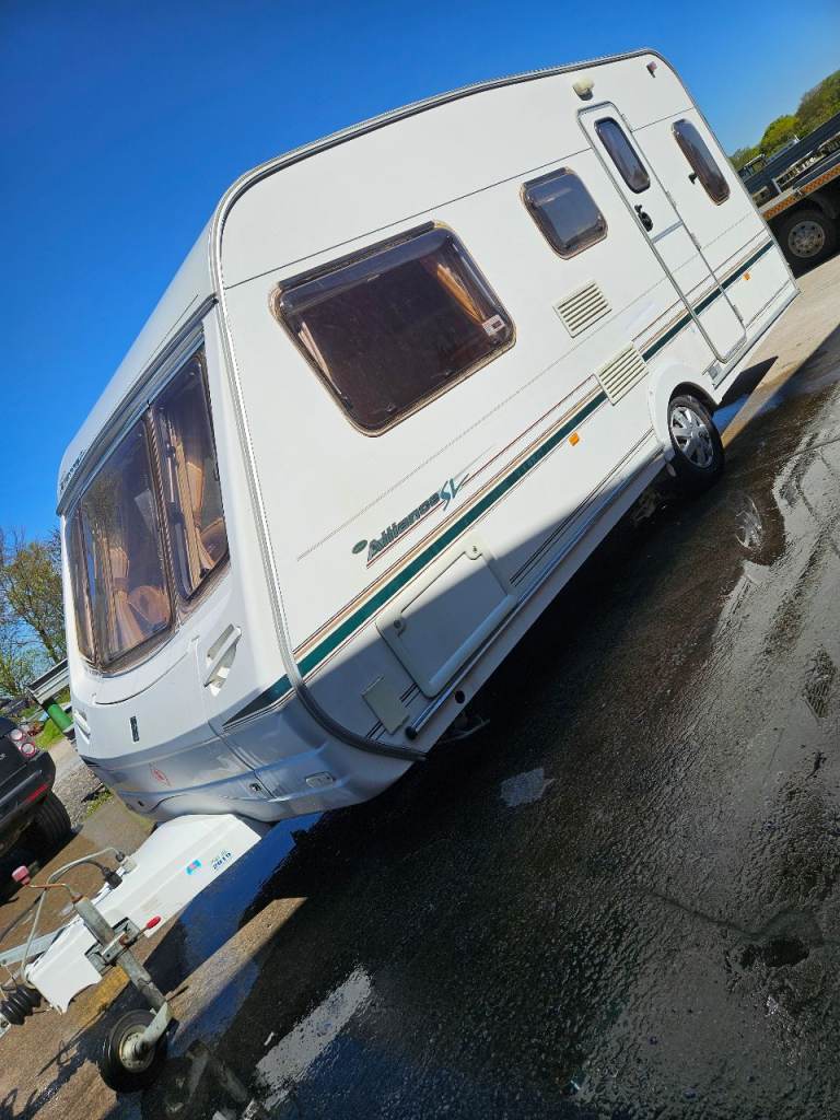 Cheap five berth family caravan with motor mover & accessories 