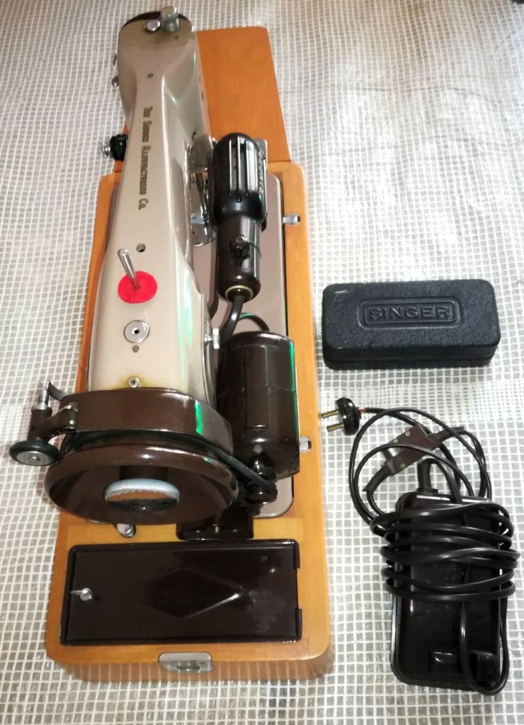 1950 Singer Sewing Machine 201K Case Box Peddle Mat Bobbins Accessories Feet All Sewing Parts Incl