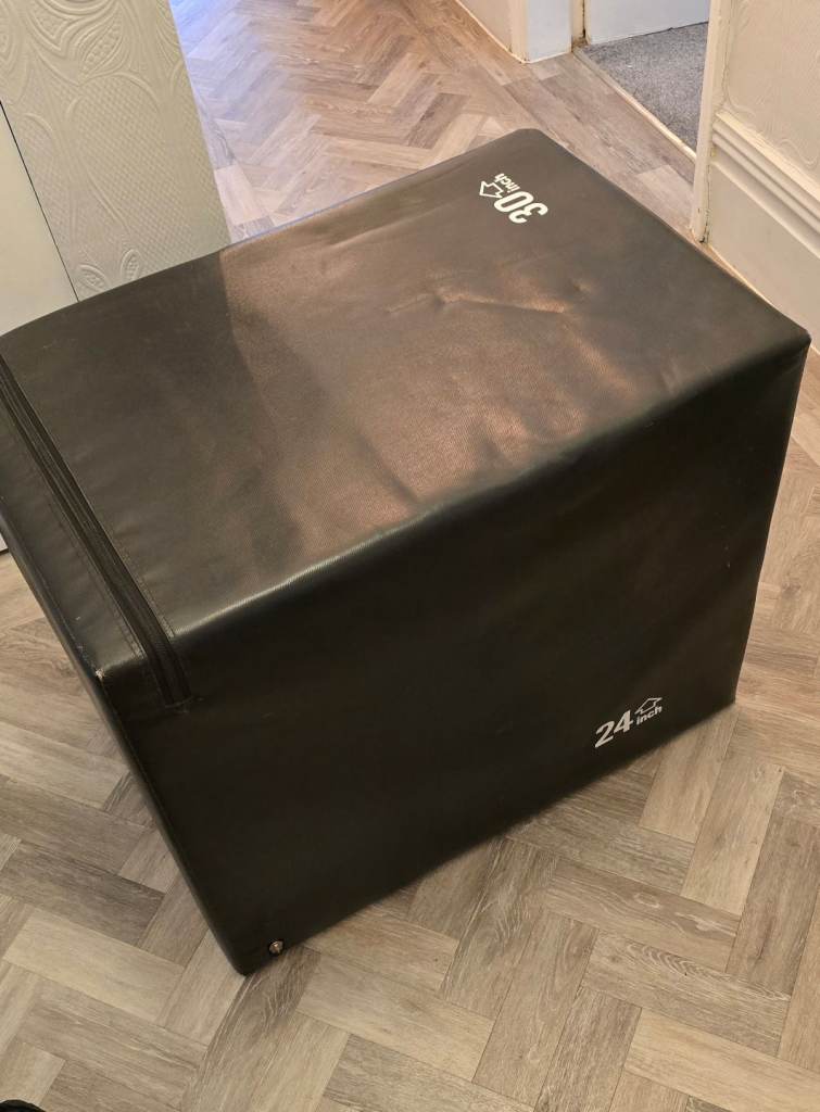 Plyometri/ step up box.