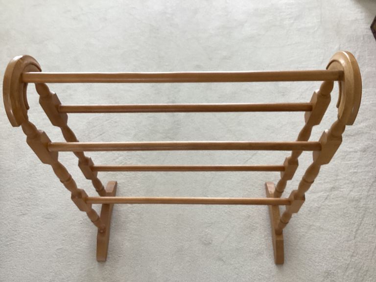Towel stand / rail