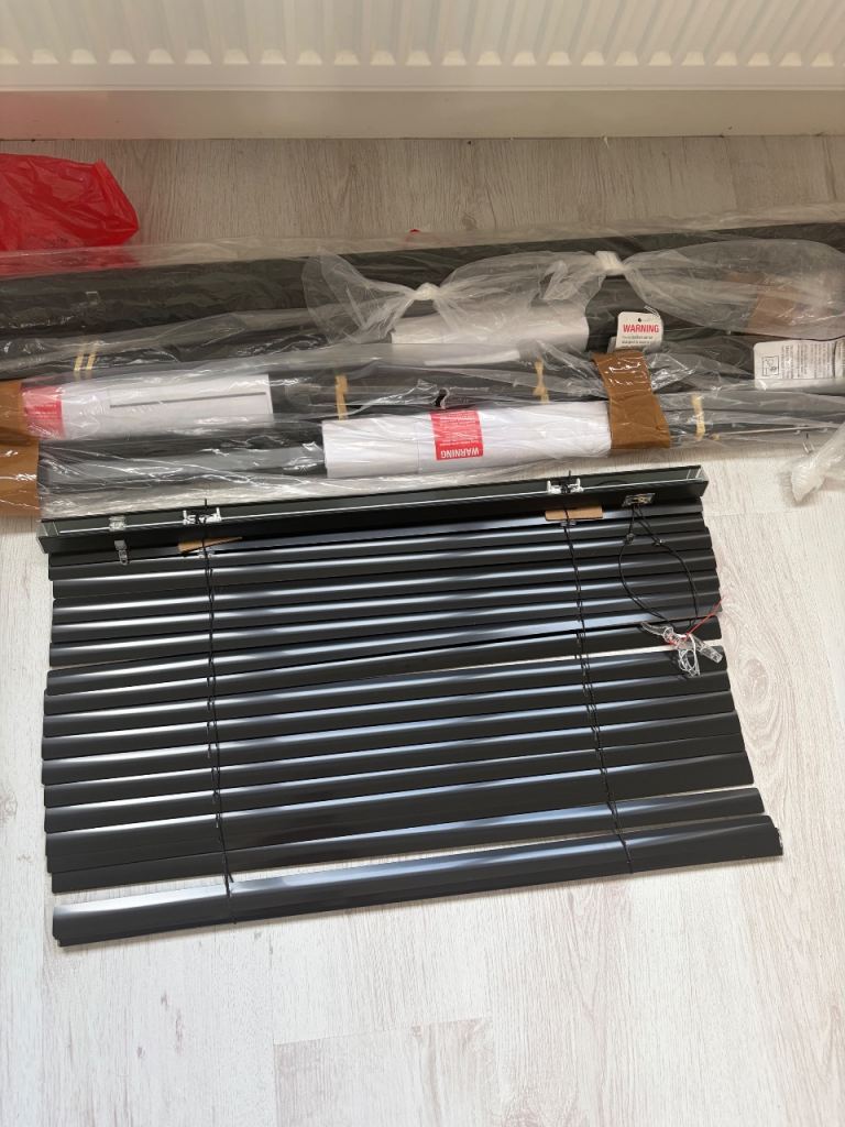 Brand new venetian blinds 