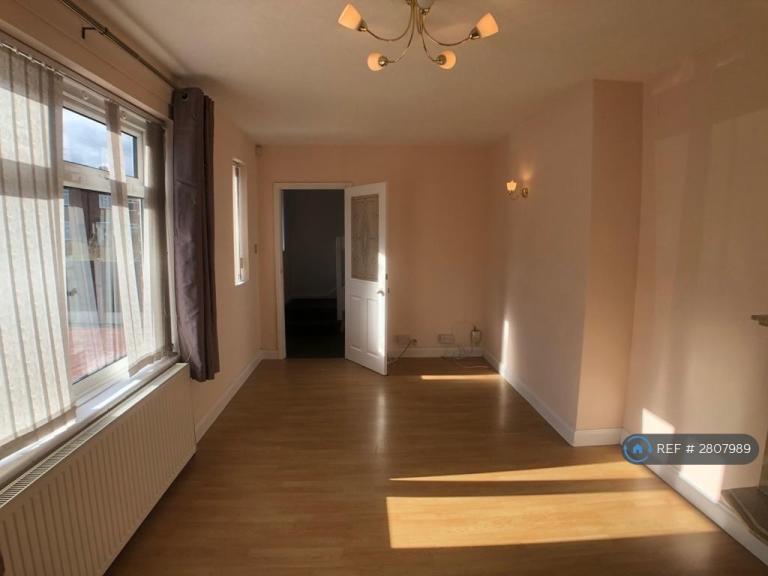 3 bedroom house in Heyland Road, Manchester, M23 (3 bed) (#2807989)