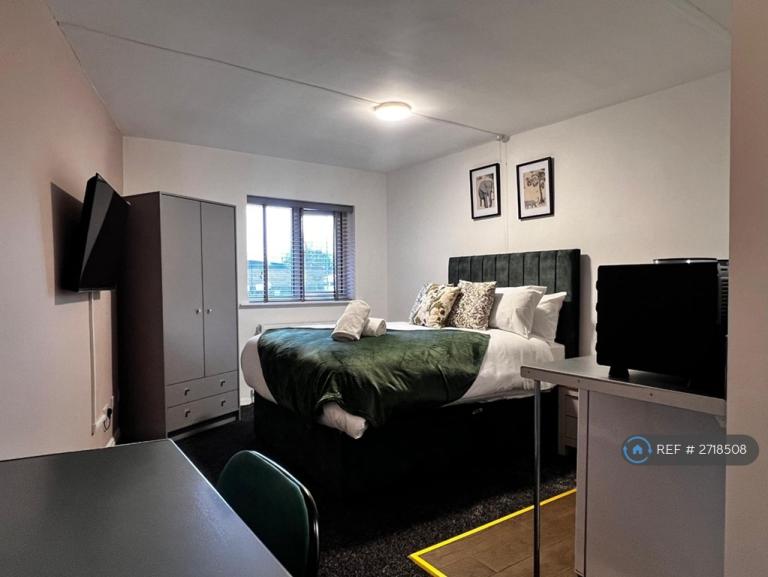 Studio flat in Altofts Lane, Castleford, WF10 (#2718508)