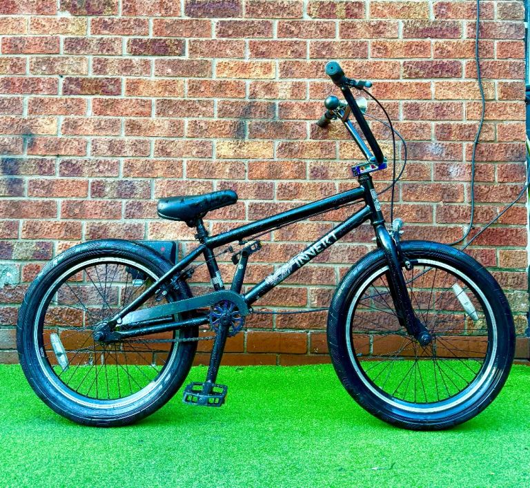 INVERT SPECTRE MATT BLACK & NEON CHROME BMX BIKE 