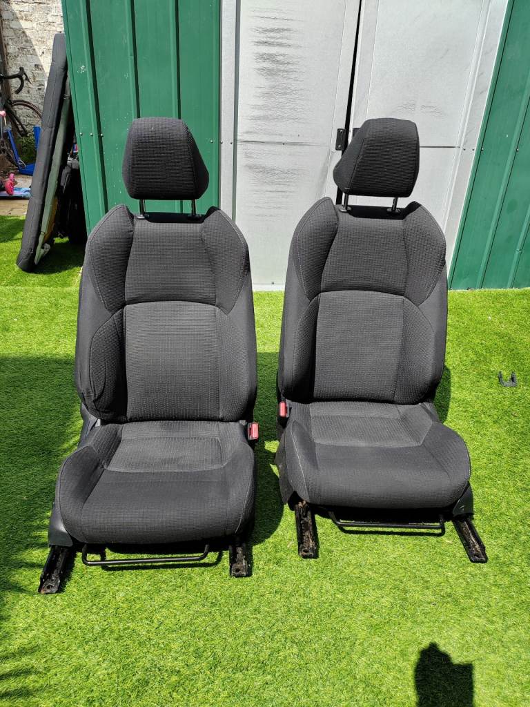 TOYOTA C-HR DYNAMIC SEATS SET FRONT AND REAR 68 PLATE. FIT 2016 - 2023