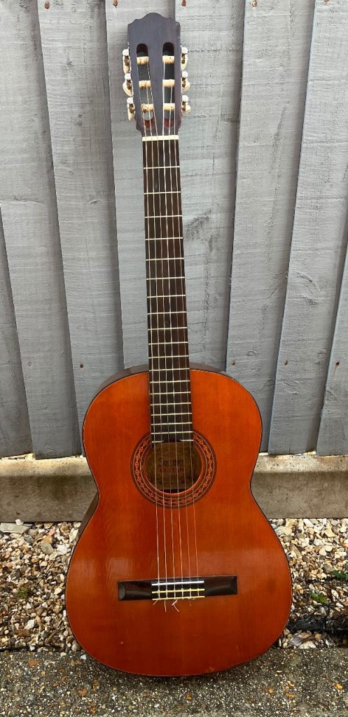Suzuki classical guitar