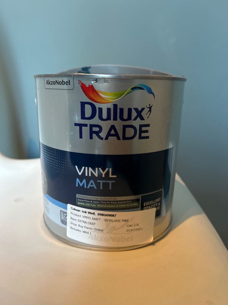 Dulux trade vinyl Matt Ink Well
