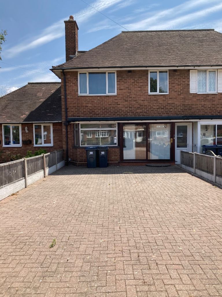 3 BEDROOM HOUSE TO LET 