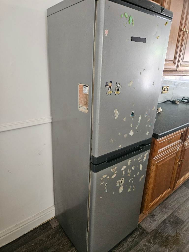 Fridge freezer 