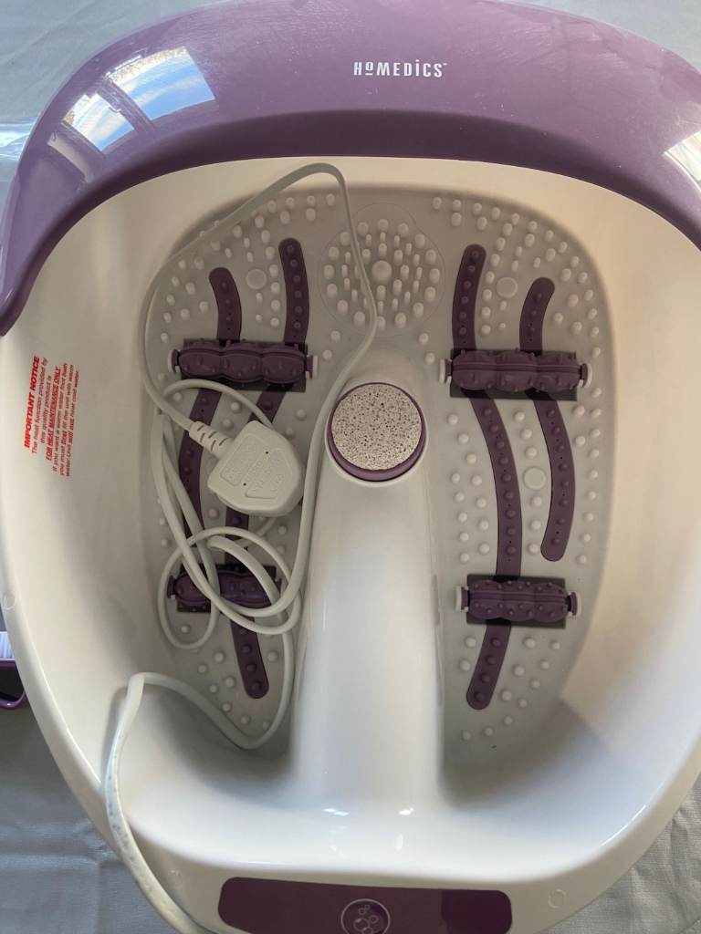 HoMedics Luxury Bubble Foot Spa Bath Massager with Heat Pedicure Sets for feet.