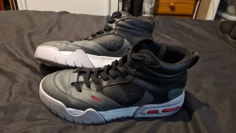 image for HUGO BOSS MID HITO TRAINERS SIZE 8