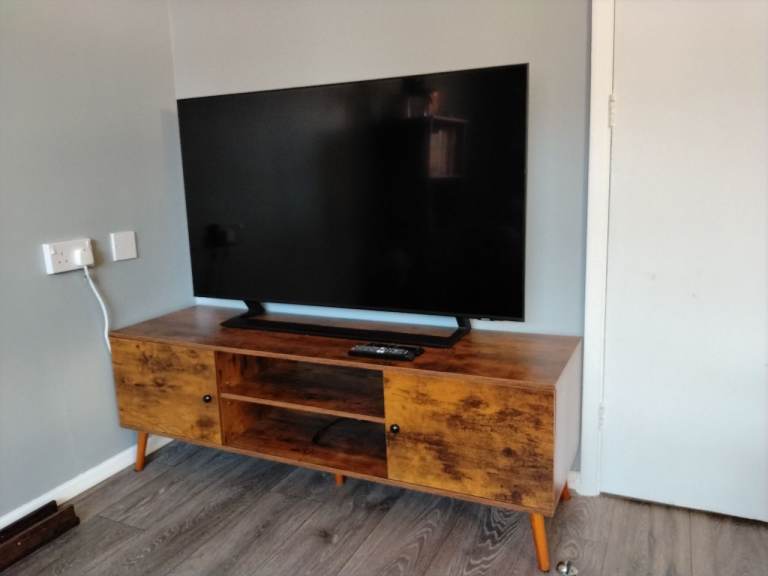 Samsung TV + TV Unit