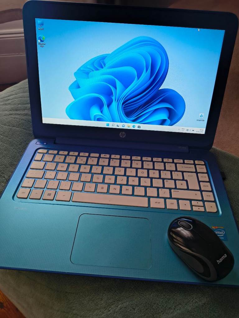 HP Laptop 13" Windows 11 Pro